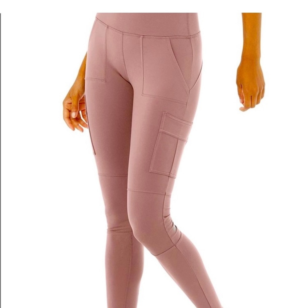 ALO high waisted cargo leggings, rosewood